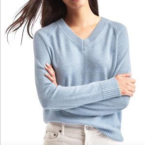 LIKE NEW Gap Merino Wool and Cashmere Light Blue V-neck Sweater